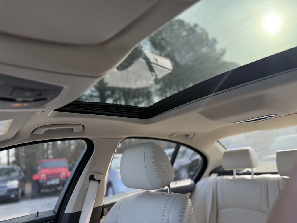 BMW 5 Series 4dr Sdn 535i RWD 2015