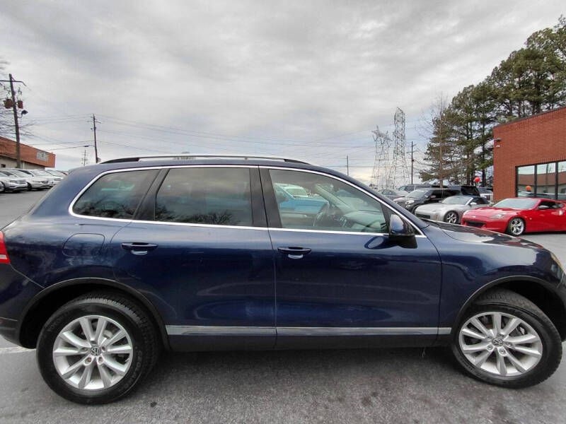 Volkswagen Touareg 4dr 3.6L Sport w/Nav 2014