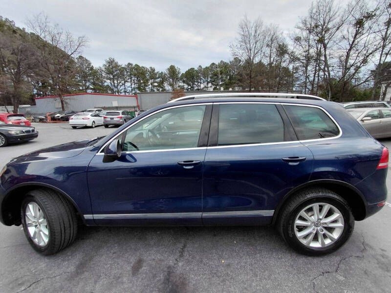 Volkswagen Touareg 4dr 3.6L Sport w/Nav 2014