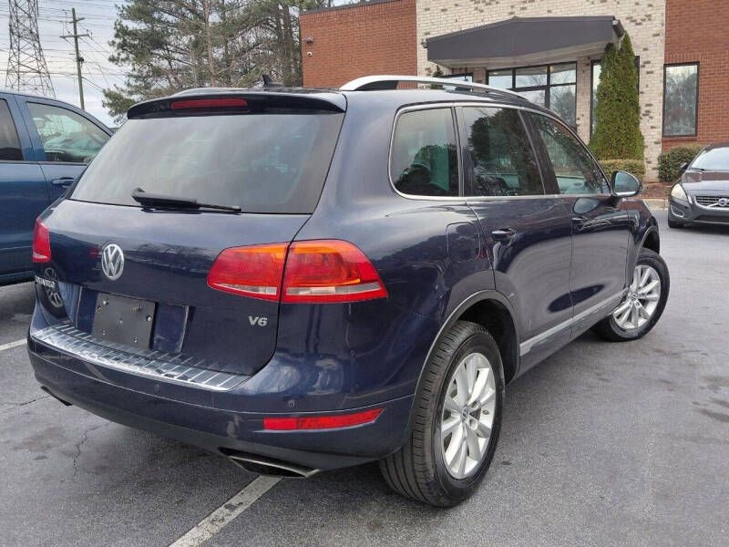 Volkswagen Touareg 4dr 3.6L Sport w/Nav 2014