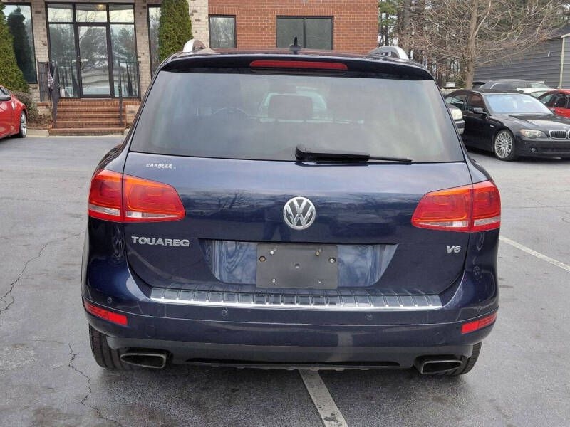Volkswagen Touareg 4dr 3.6L Sport w/Nav 2014