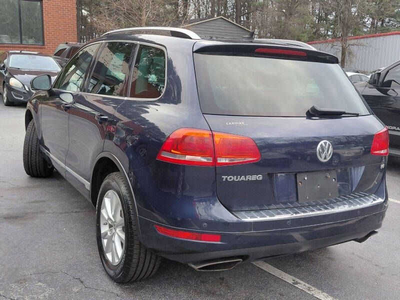Volkswagen Touareg 4dr 3.6L Sport w/Nav 2014
