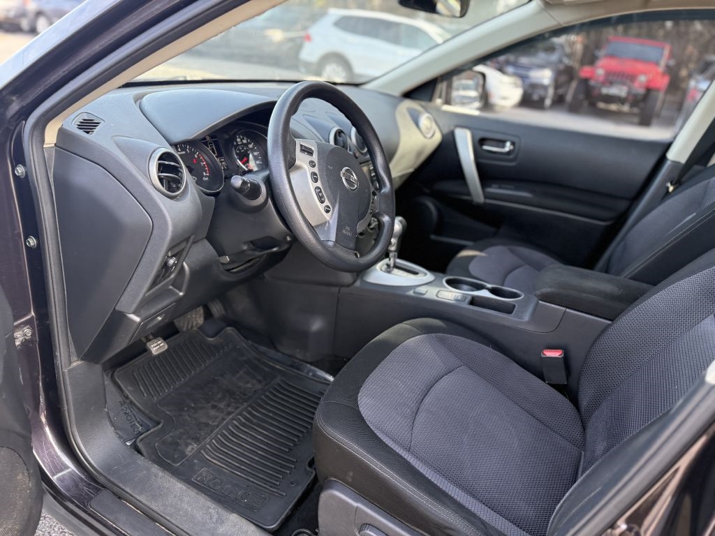 Nissan Rogue FWD 4dr SV 2012