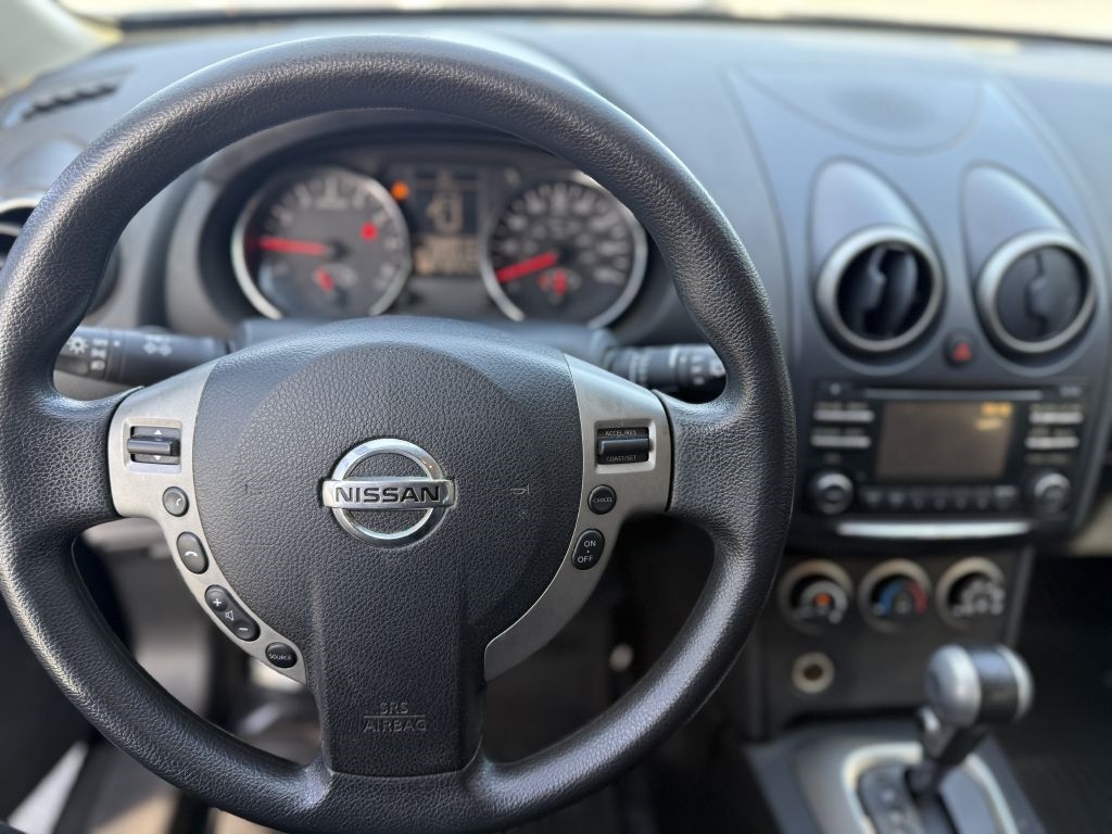 Nissan Rogue FWD 4dr SV 2012