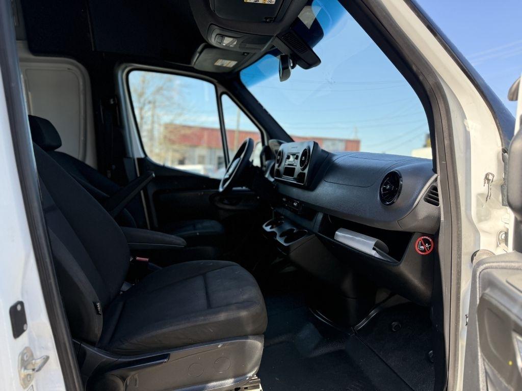 Mercedes-Benz Sprinter Cargo Van 2500 High Roof I4 Gas 170" RWD 2021