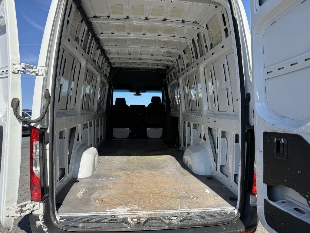Mercedes-Benz Sprinter Cargo Van 2500 High Roof I4 Gas 170" RWD 2021
