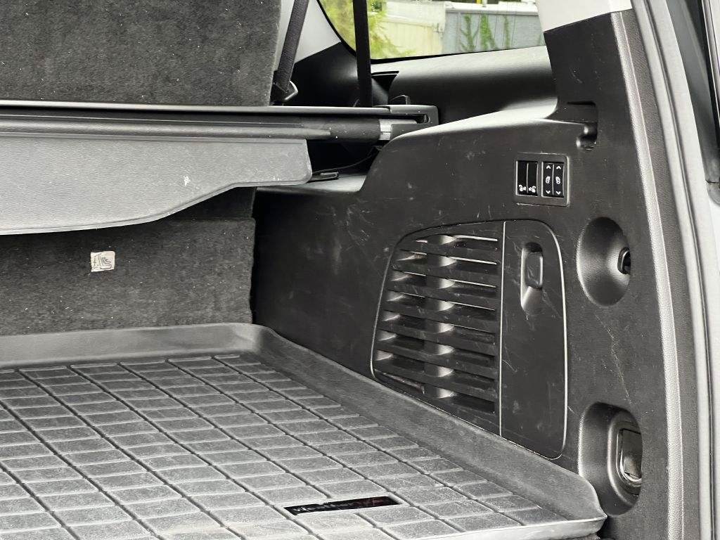 GMC Yukon XL 4WD 4dr SLT 2015