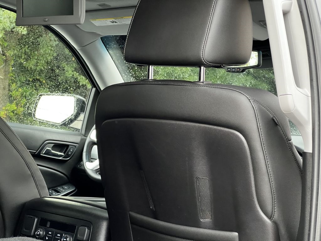 GMC Yukon XL 4WD 4dr SLT 2015