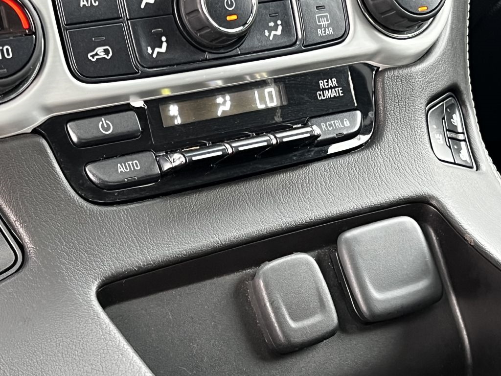 GMC Yukon XL 4WD 4dr SLT 2015