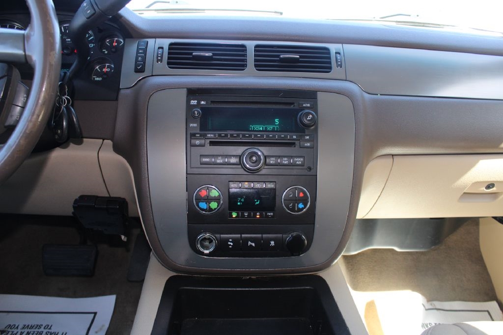 Chevrolet Tahoe 2WD 4dr 1500 LT 2010