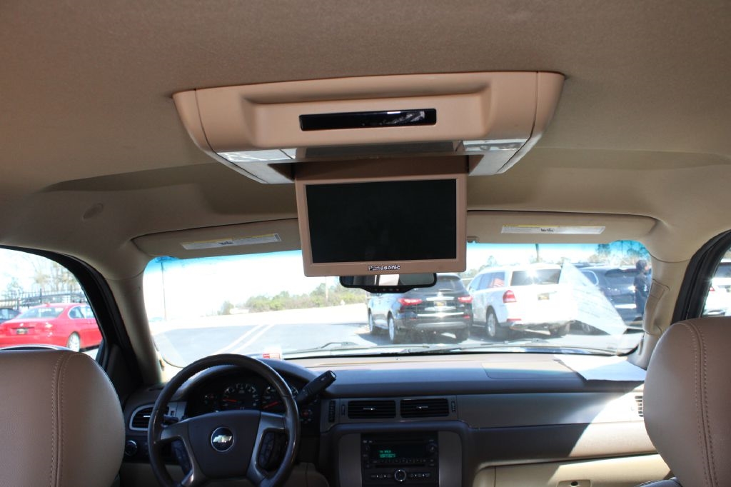 Chevrolet Tahoe 2WD 4dr 1500 LT 2010