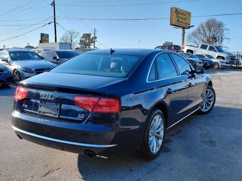 Audi A8 4dr Sdn 2011