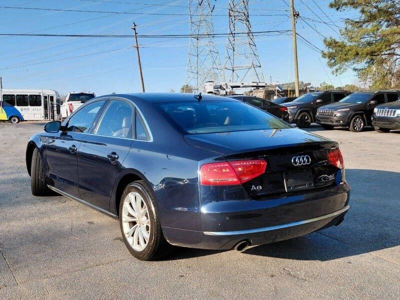 Audi A8 4dr Sdn 2011