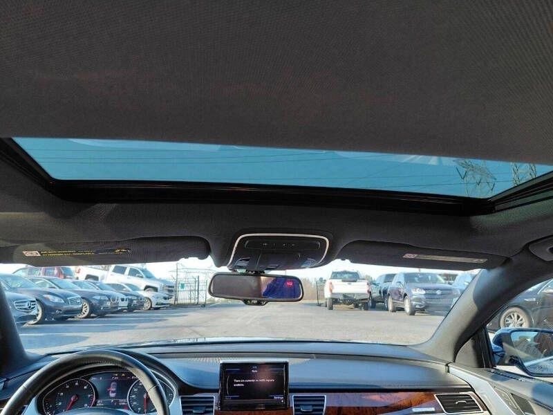 Audi A8 4dr Sdn 2011