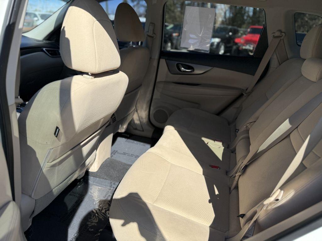 Nissan Rogue FWD 4dr SV 2016