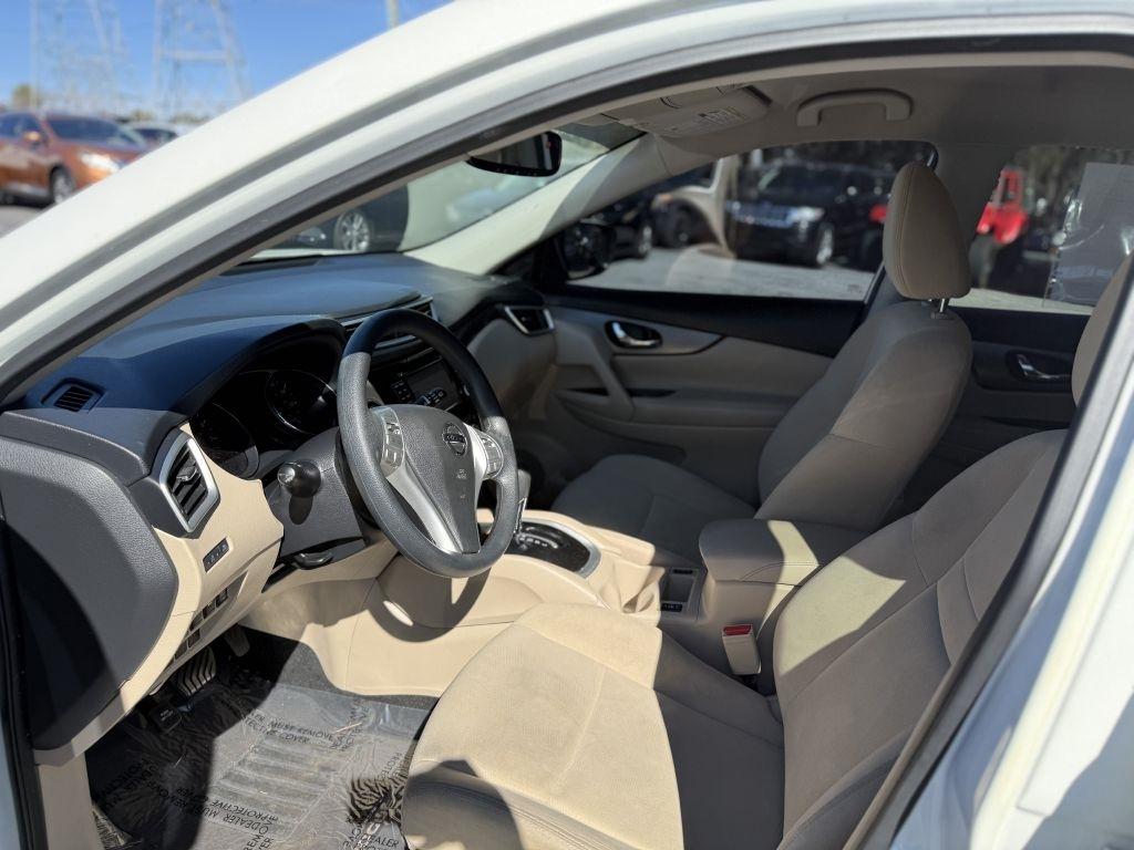 Nissan Rogue FWD 4dr SV 2016