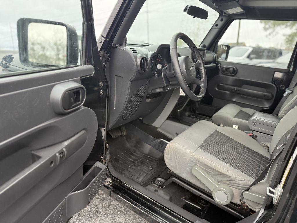 Jeep Wrangler Unlimited 4WD 4dr X 2009