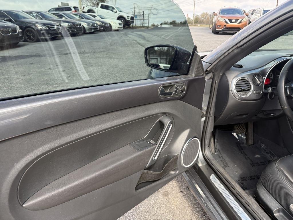 Volkswagen Beetle 2dr Cpe Auto 2.5L 2012