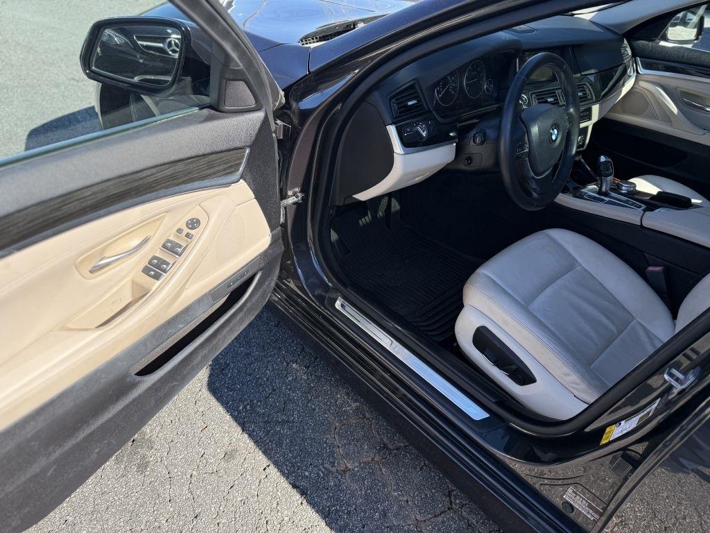 BMW 5 Series 4dr Sdn 528i RWD 2014