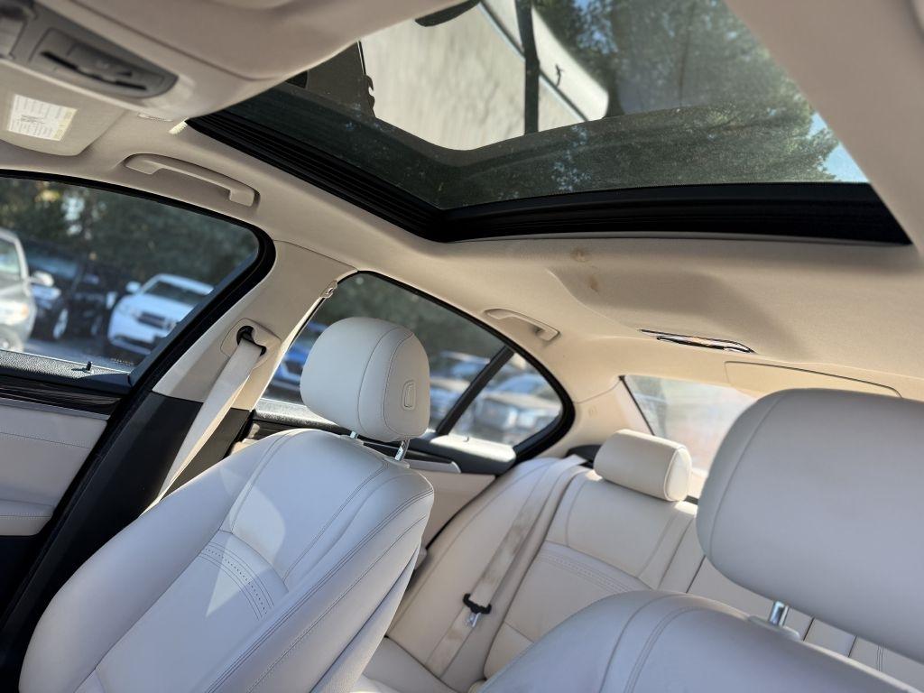 BMW 5 Series 4dr Sdn 528i RWD 2014