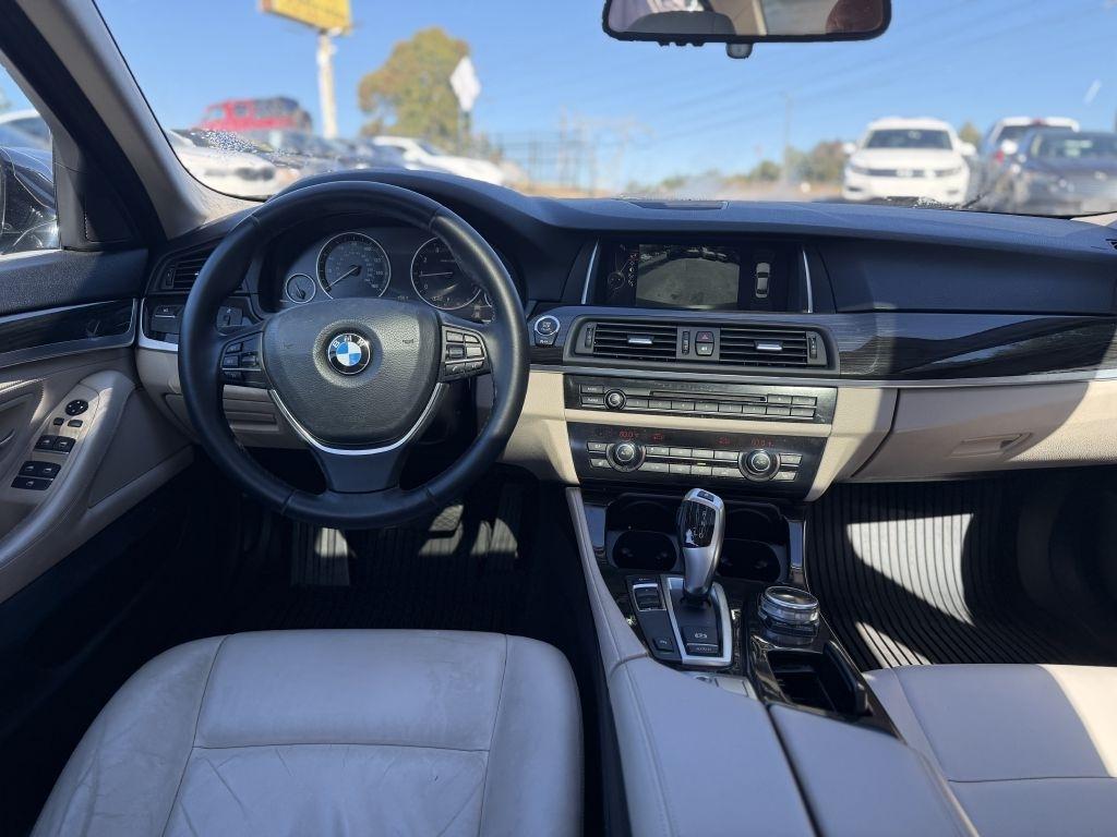 BMW 5 Series 4dr Sdn 528i RWD 2014