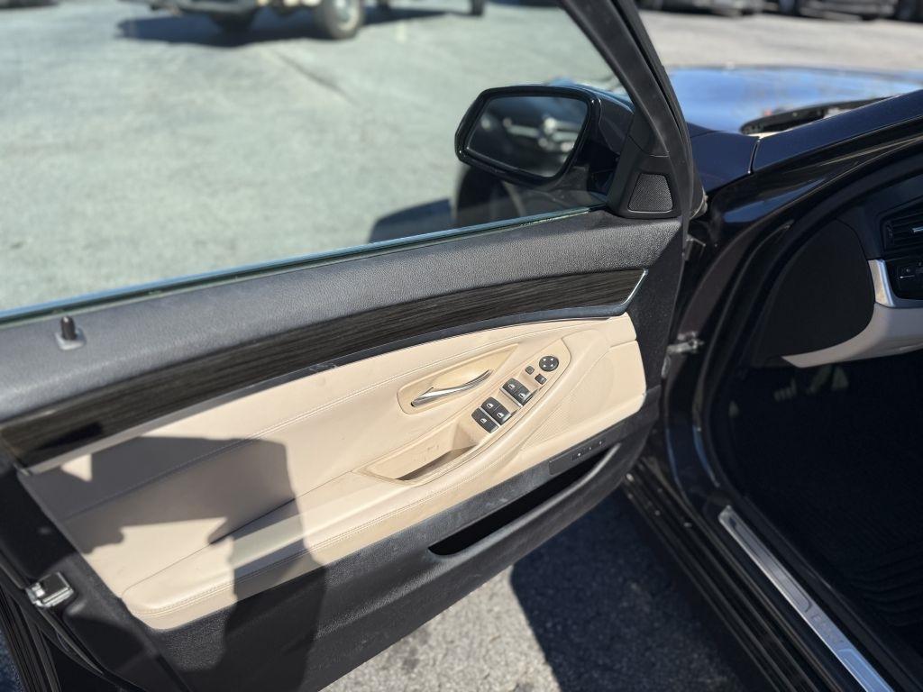 BMW 5 Series 4dr Sdn 528i RWD 2014