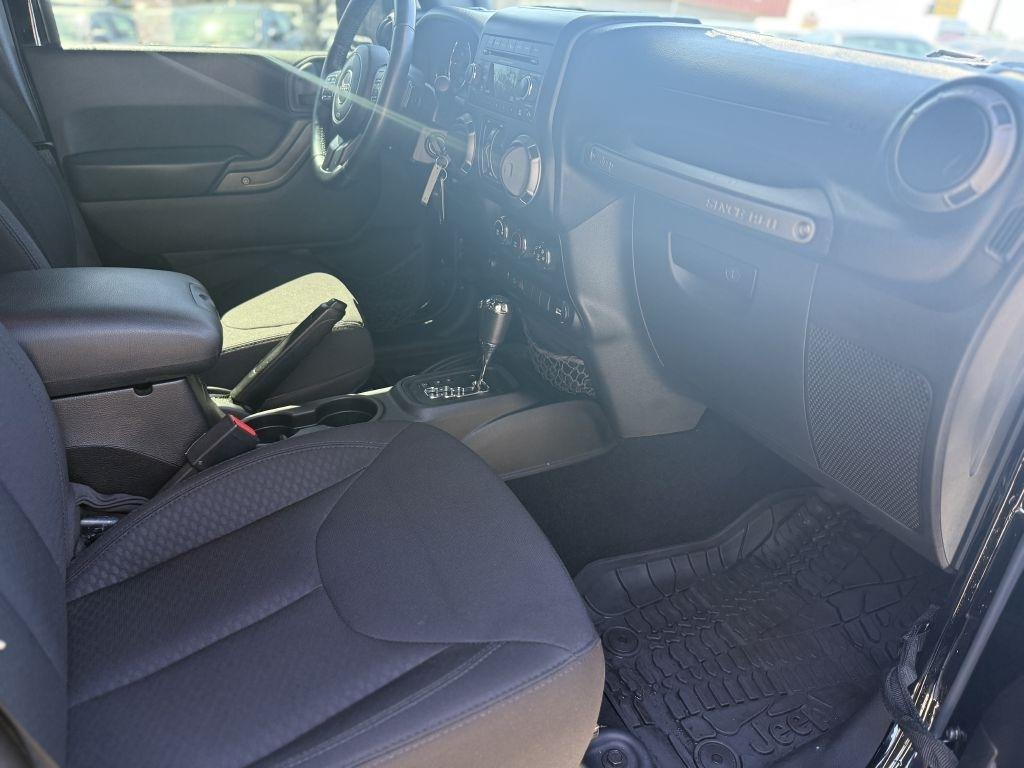 Jeep Wrangler Unlimited 4WD 4dr Sport 2015