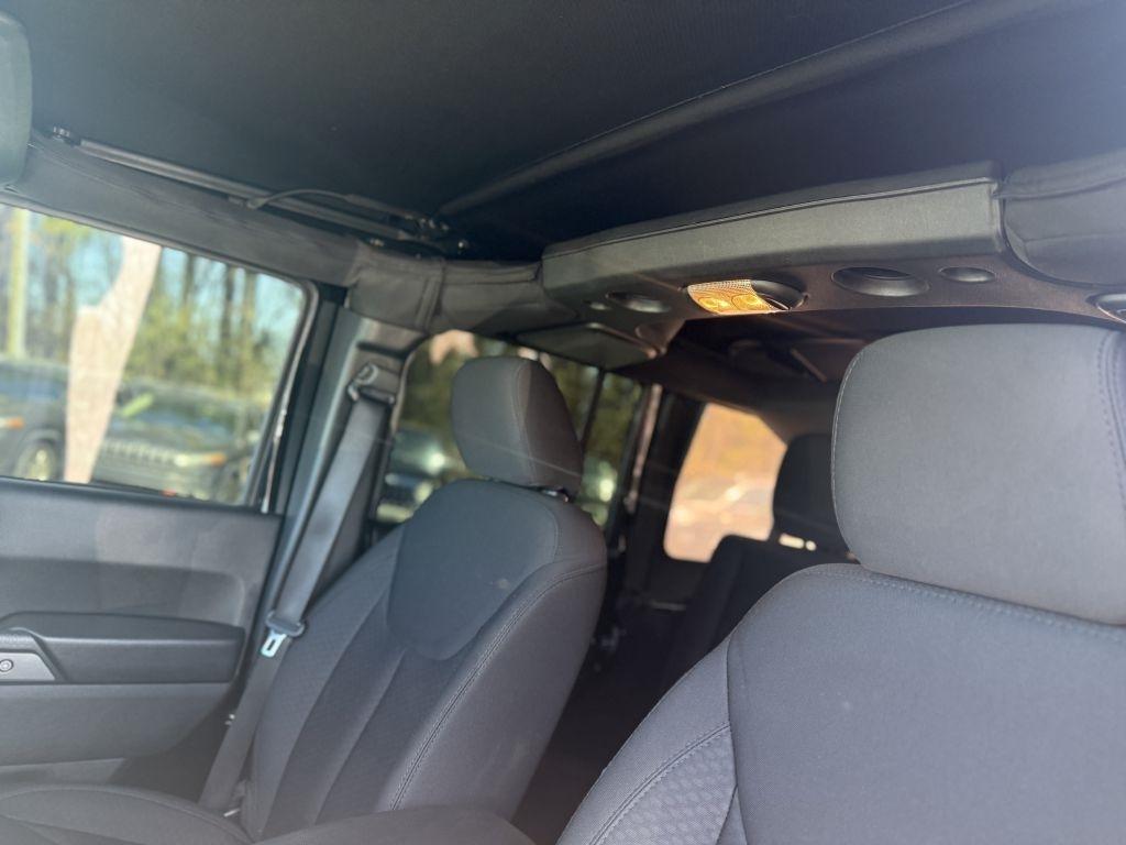 Jeep Wrangler Unlimited 4WD 4dr Sport 2015