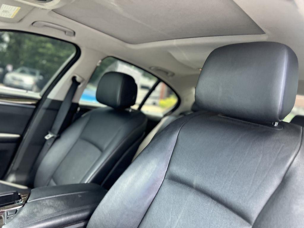 BMW 5 Series 4dr Sdn 528i xDrive AWD 2012