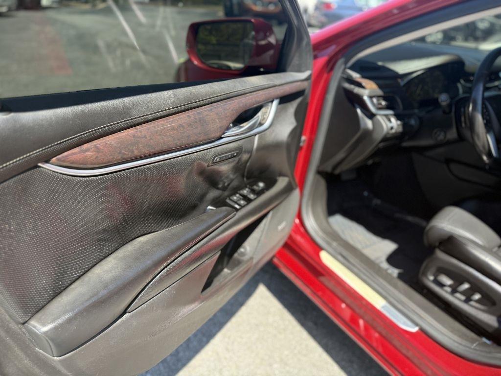 Cadillac XTS 4dr Sdn Premium FWD 2015