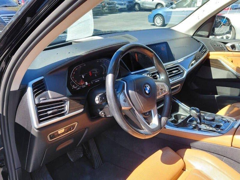 BMW X7 xDrive40i Sports Activity Vehicle 2021