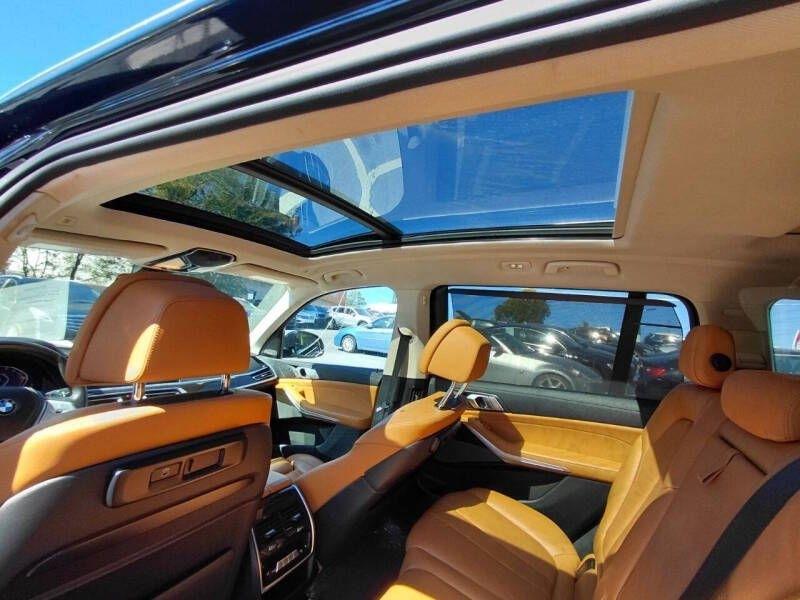 BMW X7 xDrive40i Sports Activity Vehicle 2021