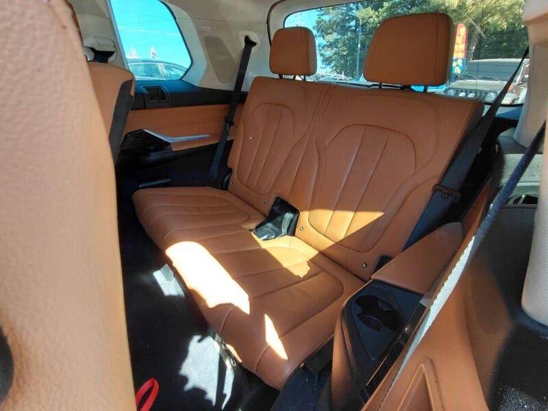 BMW X7 xDrive40i Sports Activity Vehicle 2021