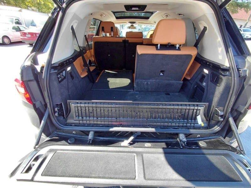 BMW X7 xDrive40i Sports Activity Vehicle 2021