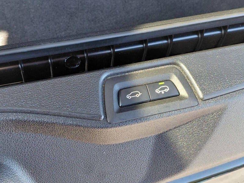BMW X7 xDrive40i Sports Activity Vehicle 2021