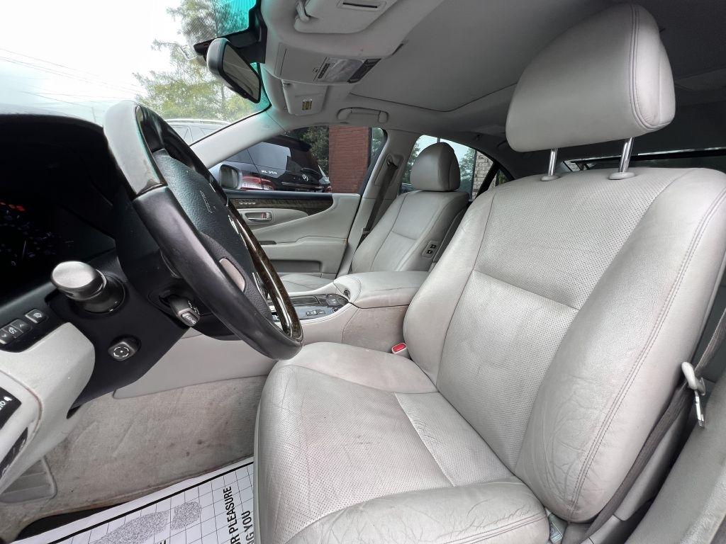 Lexus LS 460 4dr Sdn RWD 2009