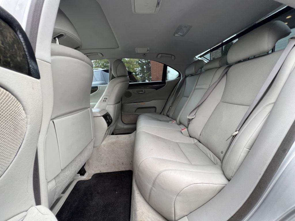 Lexus LS 460 4dr Sdn RWD 2009