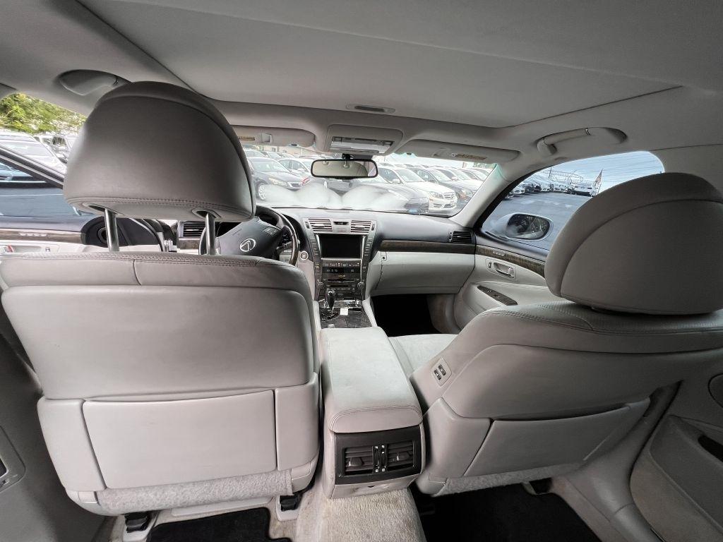 Lexus LS 460 4dr Sdn RWD 2009