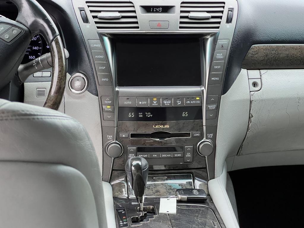 Lexus LS 460 4dr Sdn RWD 2009