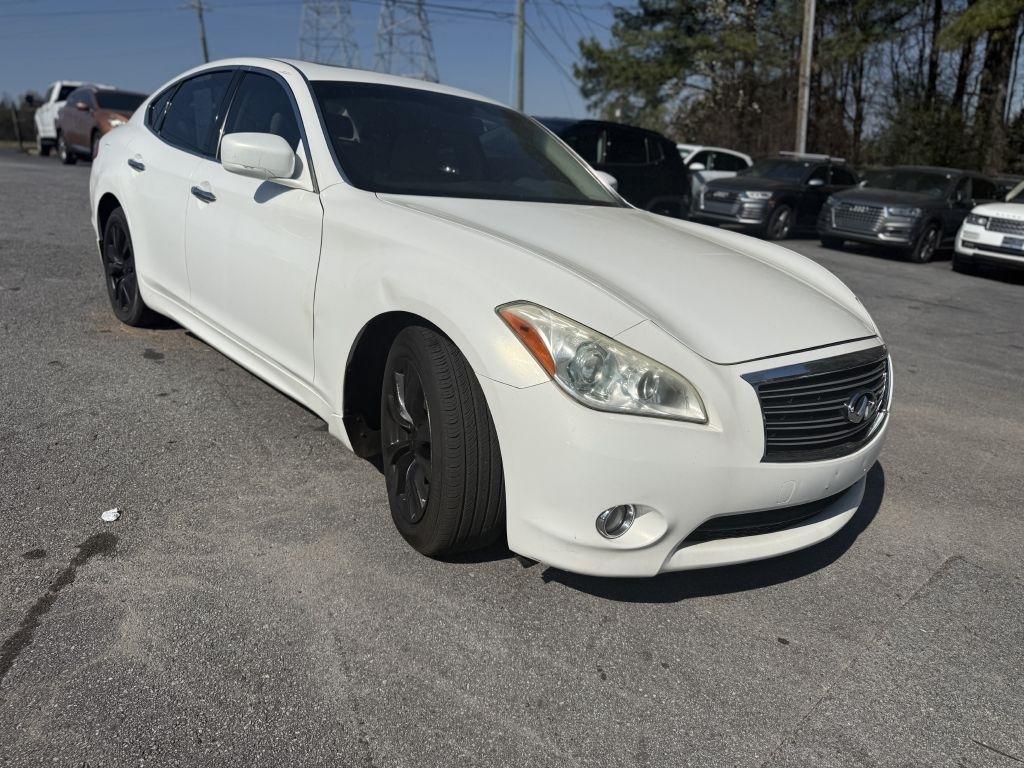 Infiniti M56 4dr Sdn RWD 2011