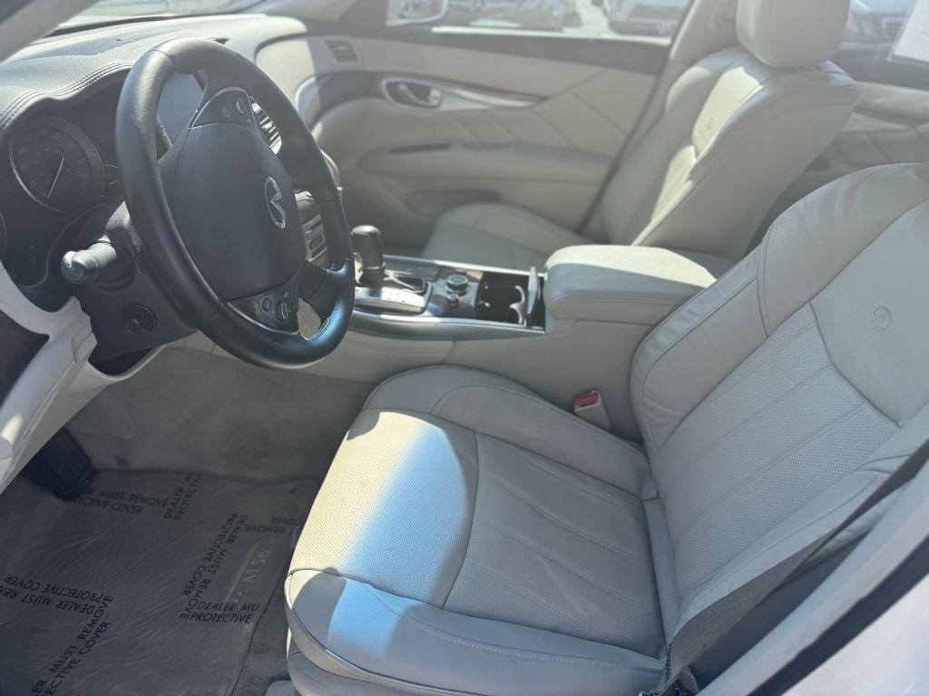Infiniti M56 4dr Sdn RWD 2011