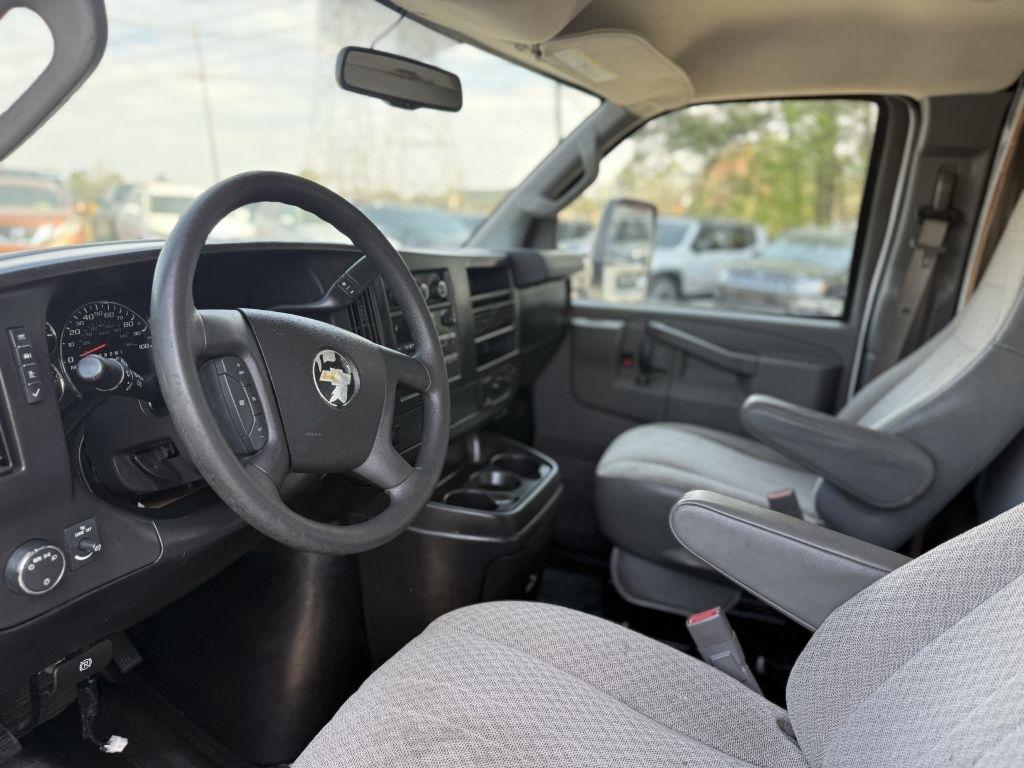 Chevrolet Express Commercial Cutaway 3500 Van 159" 2017