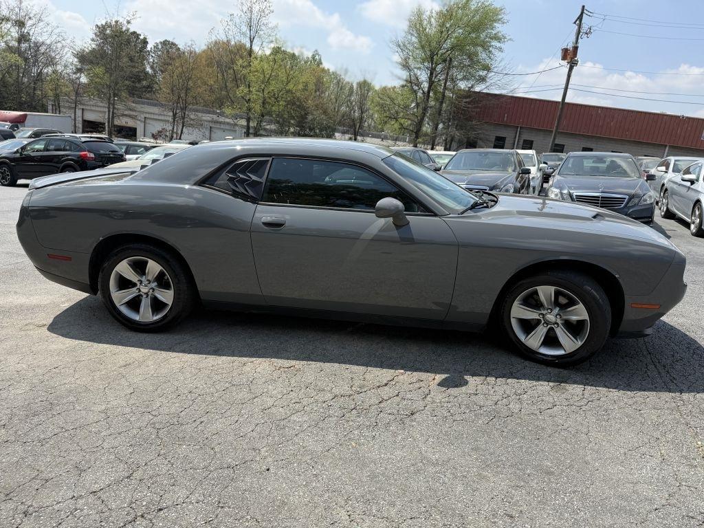 Dodge Challenger SXT RWD 2018