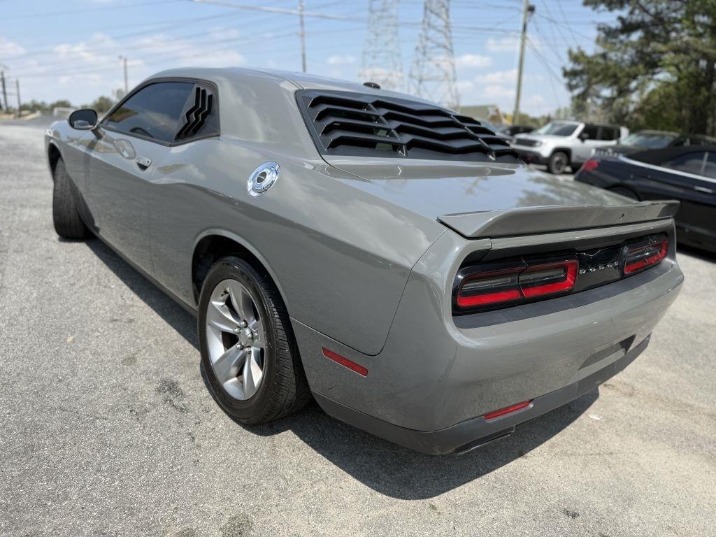 Dodge Challenger SXT RWD 2018