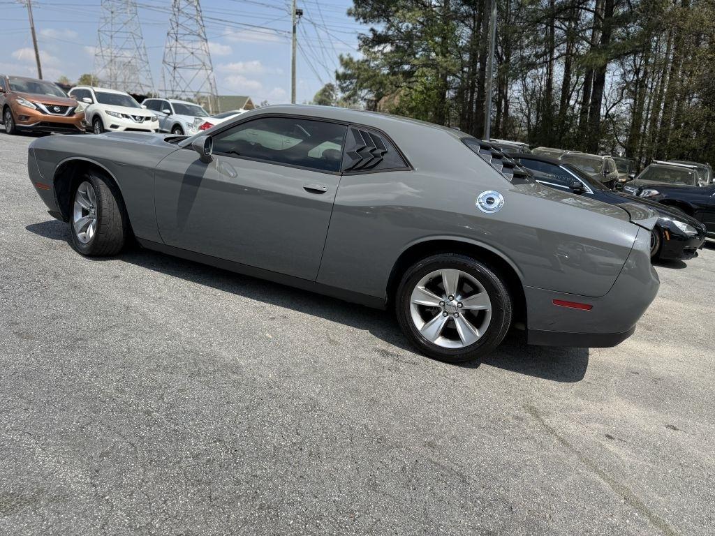 Dodge Challenger SXT RWD 2018