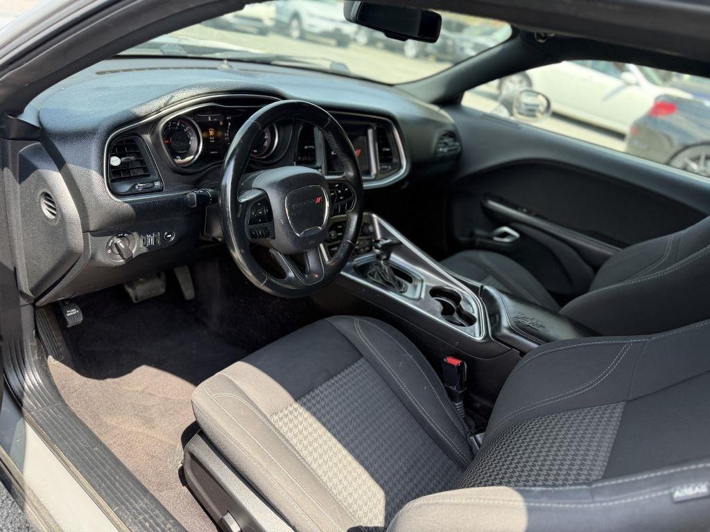 Dodge Challenger SXT RWD 2018