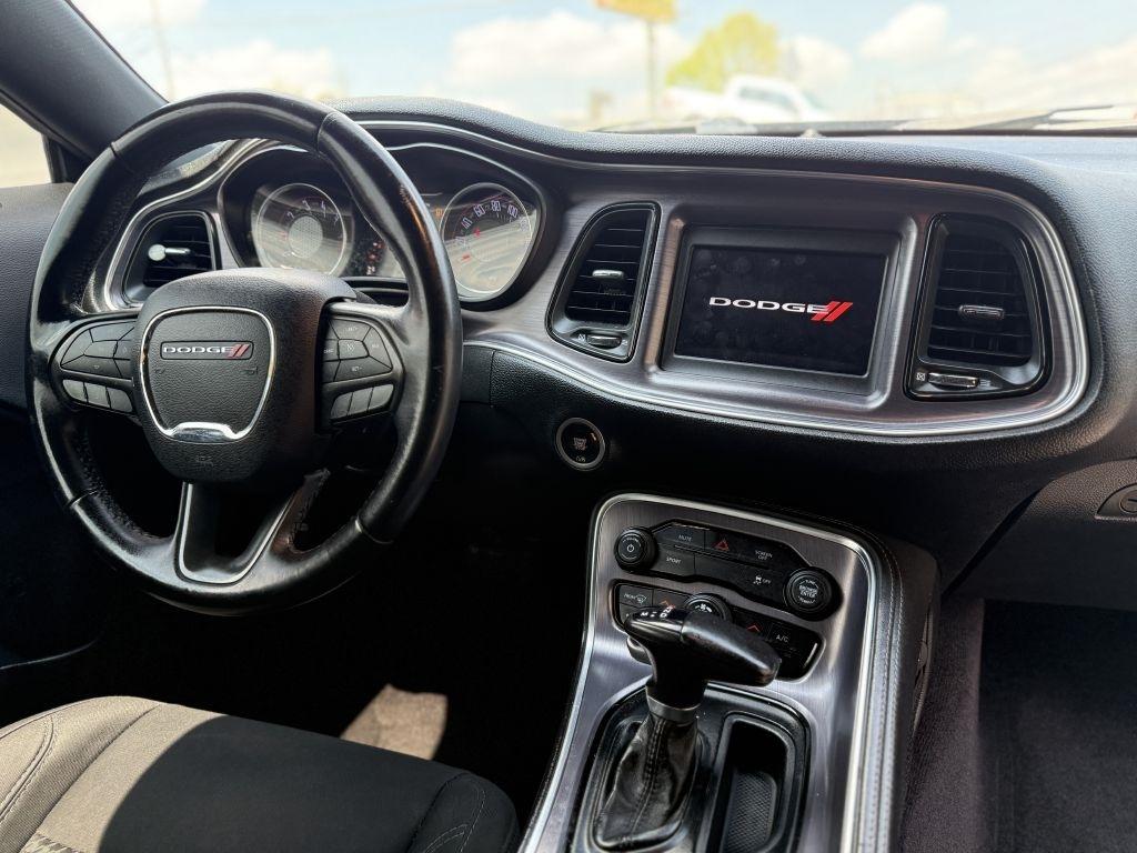 Dodge Challenger SXT RWD 2018