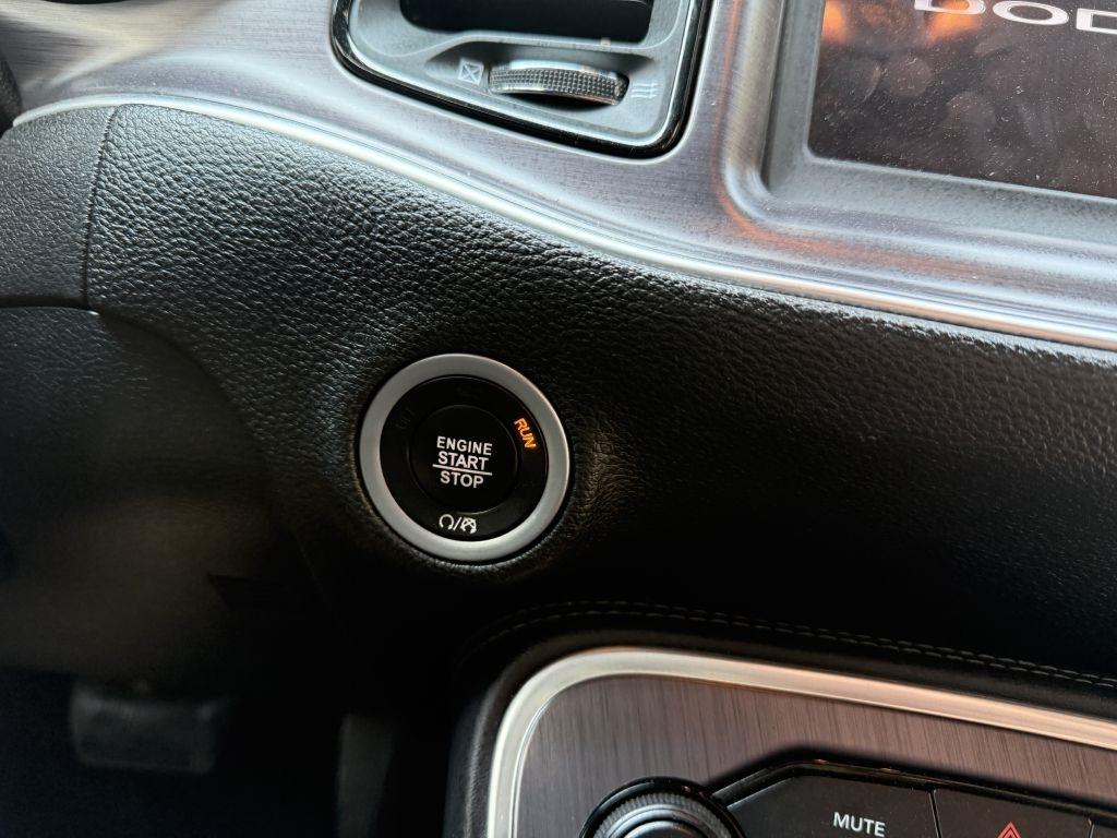 Dodge Challenger SXT RWD 2018