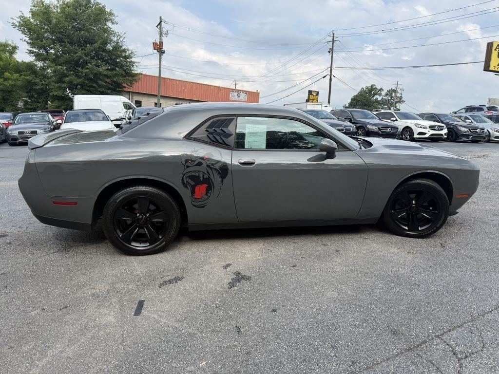 Dodge Challenger SXT RWD 2018