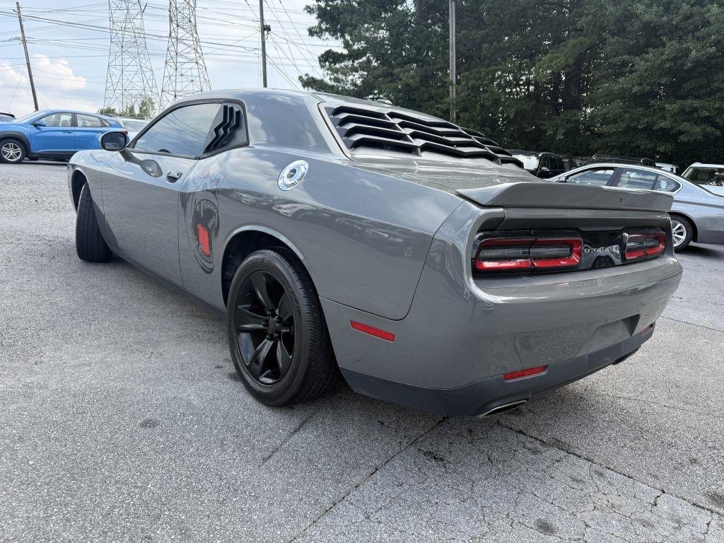 Dodge Challenger SXT RWD 2018